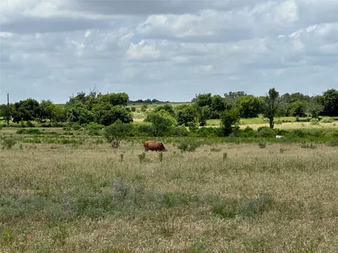 5 Pecan Valley Dr, Comanche, TX 76452 photo 2