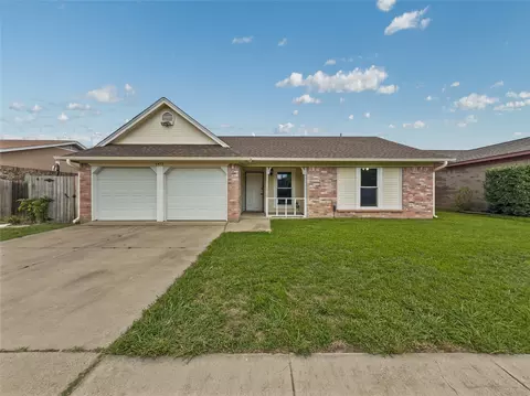6412 Storm Dr, Watauga, TX 76148