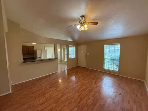 9520 Culberson St, Dallas, TX 75227