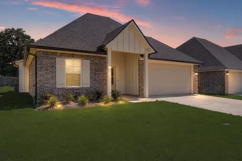 323 Mousse Ruelle Dr, Shreveport, LA 71106