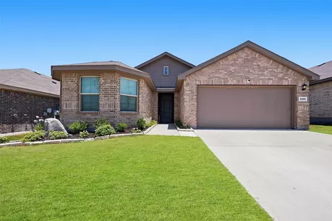 5905 Silverjack Trl, Lantana, TX 76226