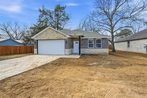 308 Lewis St, Cleburne, TX 76031