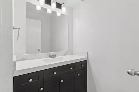 Bath - 1503 Springtree Cir, Richardson, TX 75082 photo 1 of 4
