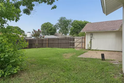 Exterior - 1503 Springtree Cir, Richardson, TX 75082 photo 9 of 11