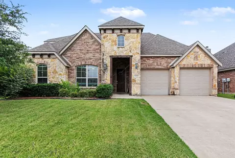 233 Hawks Ridge Trl, Burleson, TX 76028