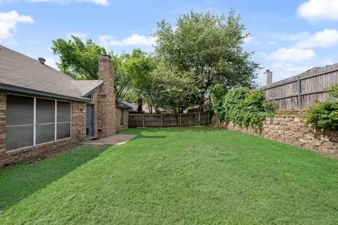 Exterior - 2907 Clairemont Ln, Euless, TX 76039 photo 5 of 5