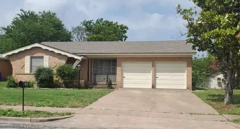 1300 Royal Oaks Dr, Waco, TX 76710