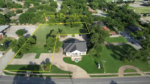 1250 Santa Fe Dr, Weatherford, TX 76086