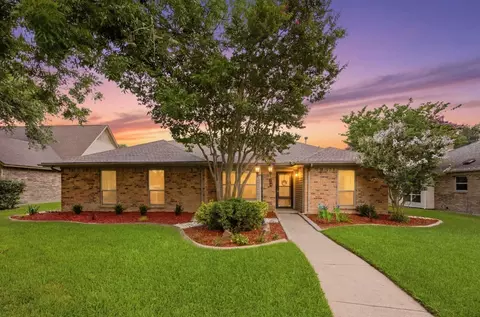 219 Hemlock Dr, Richardson, TX 75081