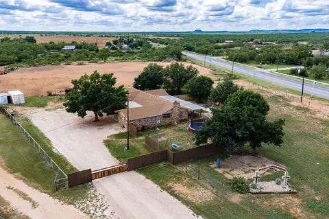 616 W Main St, Bronte, TX 76933