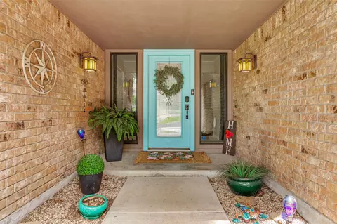 826 Cherlynne Dr, Cedar Hill, TX 75104