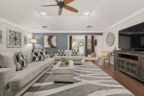 826 Cherlynne Dr, Cedar Hill, TX 75104