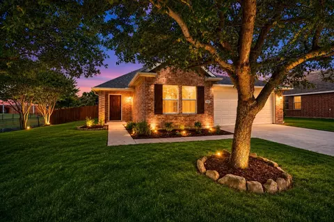 1060 Canterbury Dr, Prosper, TX 75078