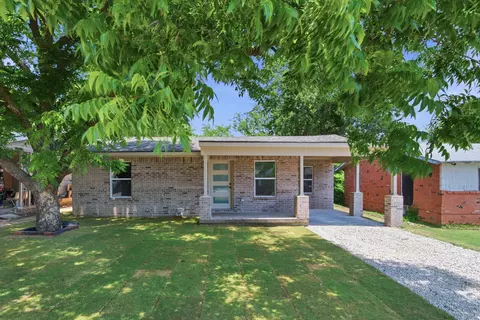5610 Calloway St, Sansom Park, TX 76114