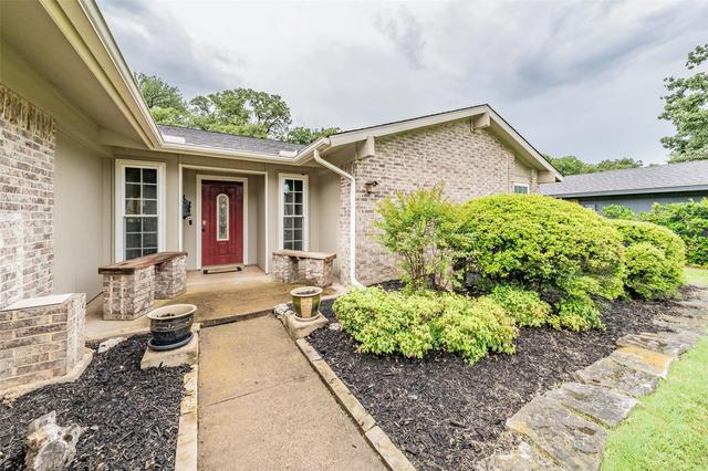 303 Shelmar Dr, Euless, TX 76039