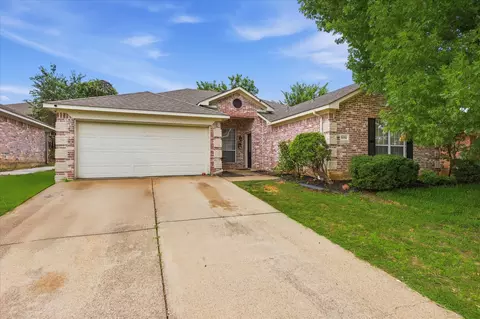 5002 Bayberry Dr, Arlington, TX 76017