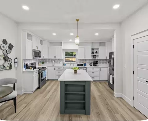 1143 Kings Hwy, Dallas, TX 75208