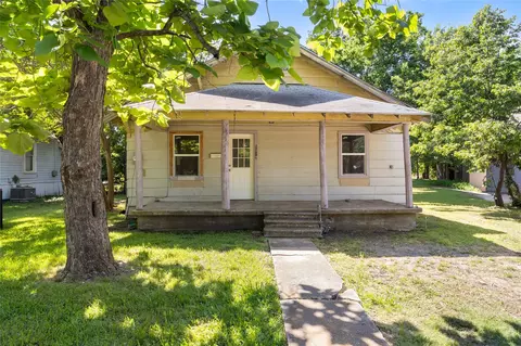 1019 S Star St S, Bonham, TX 75418