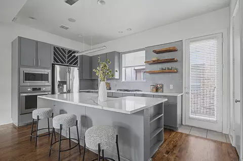 2702 Floyd St, Dallas, TX 75204