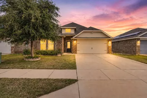 7529 Pleasant Oaks St, Fort Worth, TX 76120