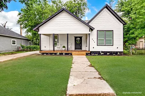 904 S Anglin St, Cleburne, TX 76031