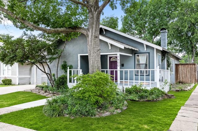 1800 Virginia Pl, Fort Worth, TX 76107