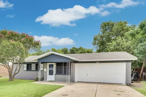 1744 Gill St, Blue Mound, TX 76131