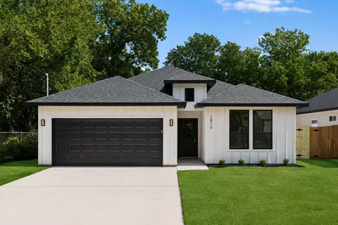 2810 Gillespie St, Greenville, TX 75401
