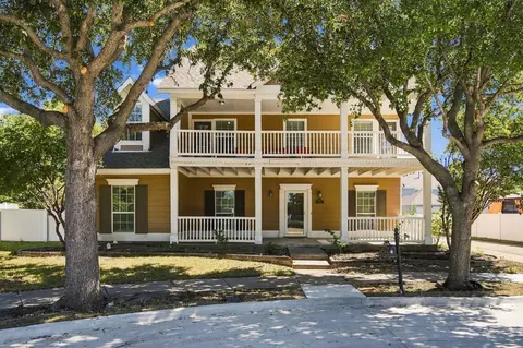 1140 Wenk Ct, Aubrey, TX 76227
