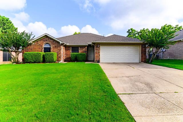 633 Manchester Dr, Mansfield, TX 76063