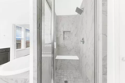 Bath - 720 Skyview Ct, Celina, TX 75009 photo 2 of 5