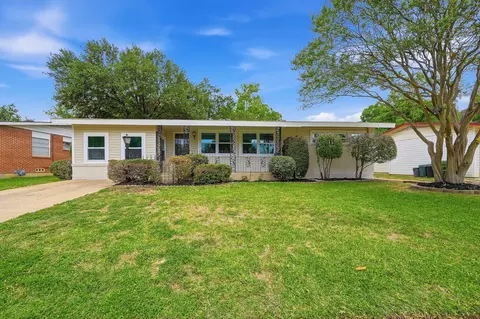 716 Pine St, Hurst, TX 76053