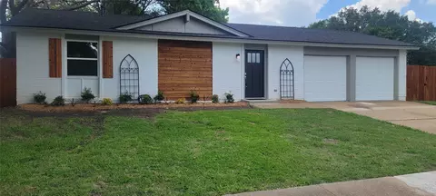 2700 Ozark Dr, Arlington, TX 76014