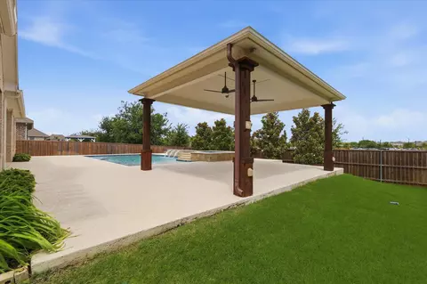 Exterior - 6612 Dolan Falls Dr, Argyle, TX 76226 photo 8 of 11