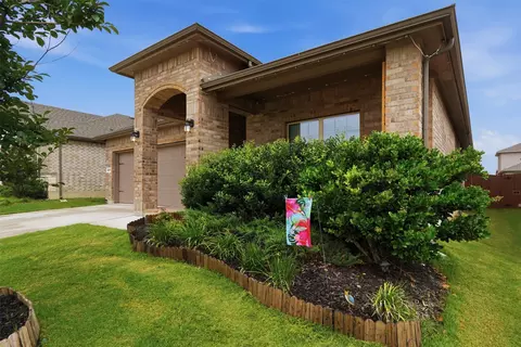 2220 Dyre Dr, Haslet, TX 76052