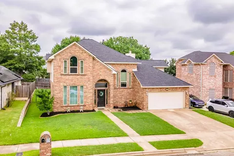 6817 Greenleaf Dr, North Richland Hills, TX 76182