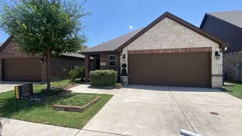 128 Morgan Dr, Red Oak, TX 75154