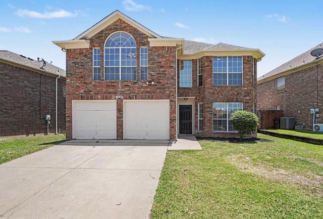 1125 Highland Station Dr, Saginaw, TX 76131