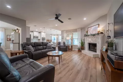 Living - 5521 Wisdom Ct, Waco, TX 76708 photo 2 of 2