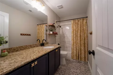 Bath - 5521 Wisdom Ct, Waco, TX 76708 photo 1 of 2