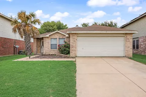 5600 Wiltshire Dr, Fort Worth, TX 76135