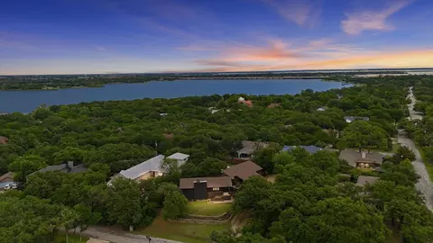 104 Highland Lake Dr, Highland Village, TX 75077