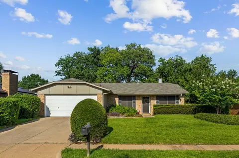 3108 Woodbridge Dr, Bedford, TX 76021