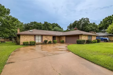 4533 Cinnamon Hill Dr, Fort Worth, TX 76133