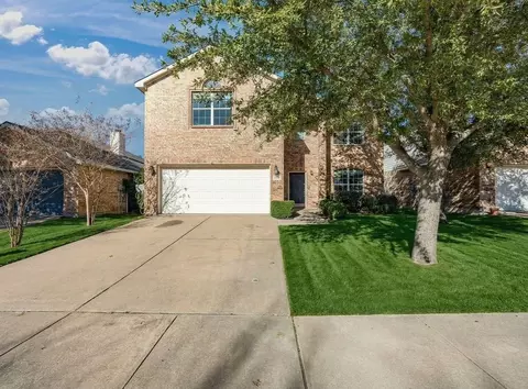 3833 Cedar Falls Dr, Fort Worth, TX 76244