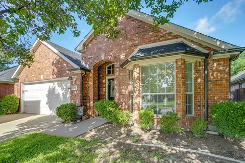 3925 Glenwyck Dr, North Richland Hills, TX 76180