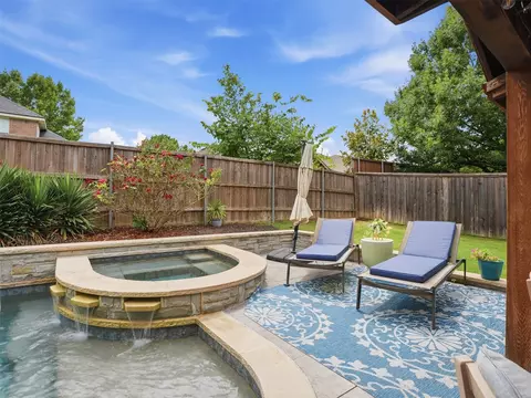 Exterior - 8405 Player Dr, Rowlett, TX 75089 photo 4 of 7
