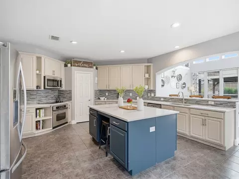 Kitchen - 8405 Player Dr, Rowlett, TX 75089 photo 2 of 2