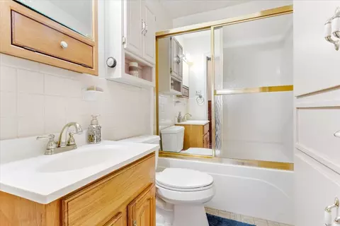 Bath - 3472 Desvoignes Rd, Denison, TX 75021 photo 1 of 1