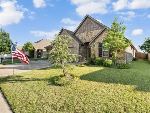 307 Acadia Ln, Forney, TX 75126